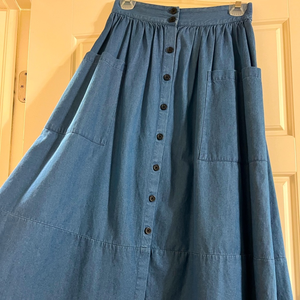 Chambray Lightweight Full Skirt